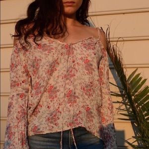 • Boho Style Off-Shoulder Blouse •